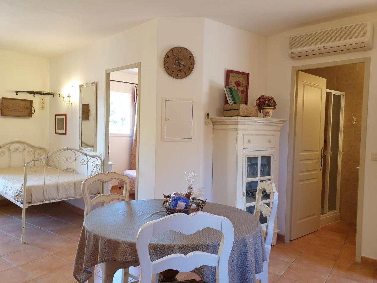 Residence A Merula Калви Екстериор снимка