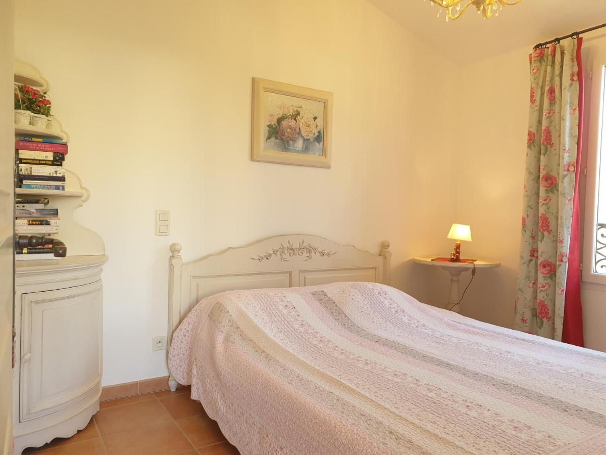 Residence A Merula Калви Екстериор снимка
