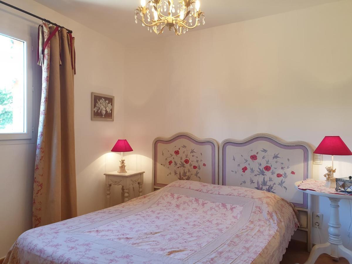 Residence A Merula Калви Екстериор снимка