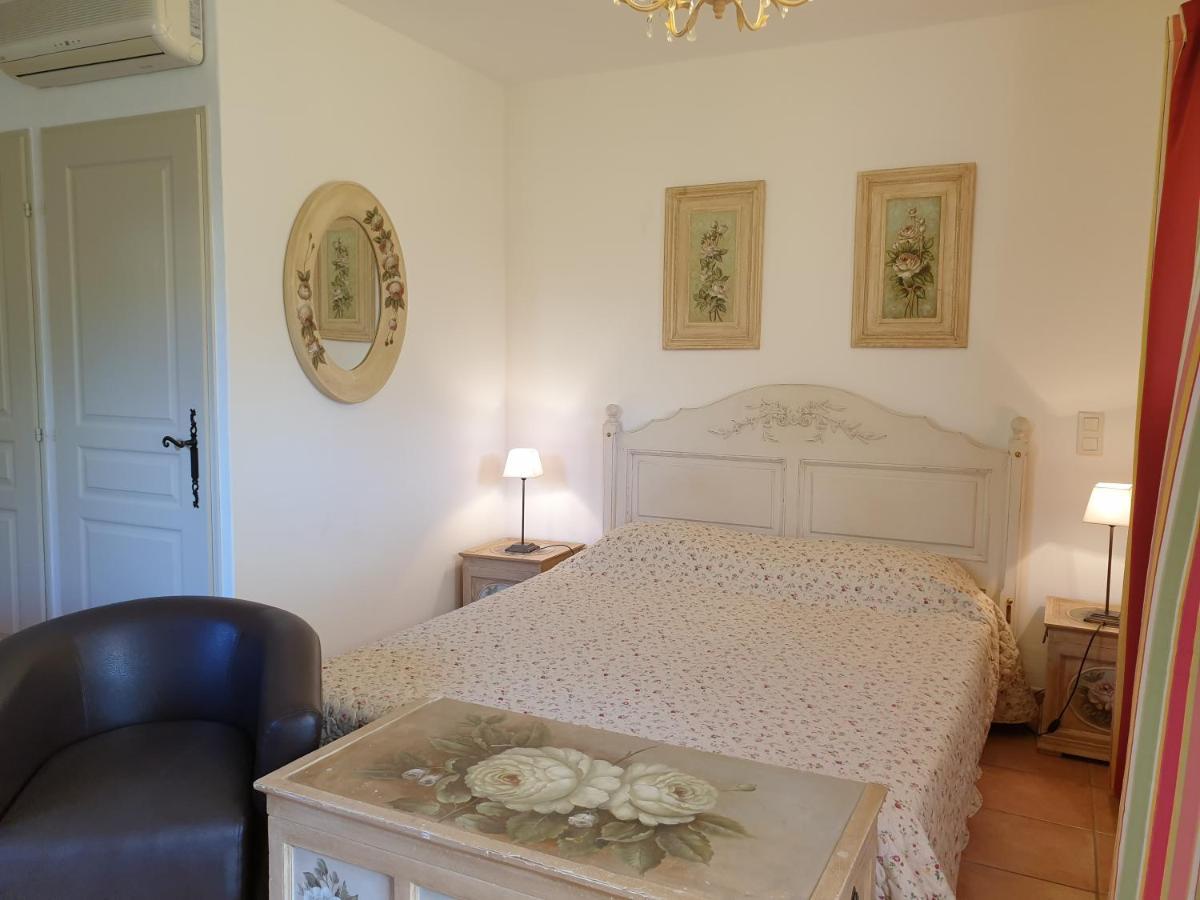 Residence A Merula Калви Екстериор снимка