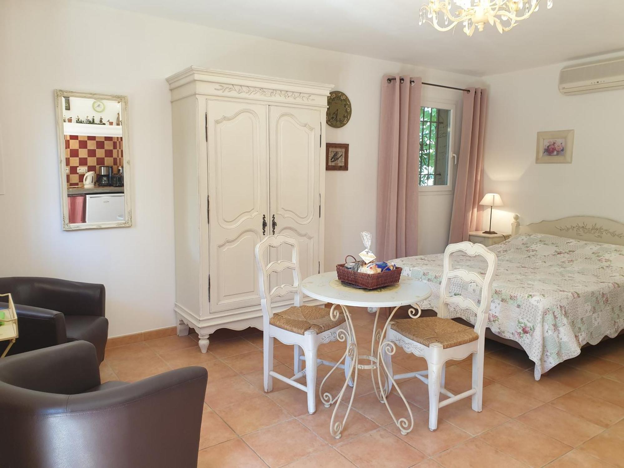 Residence A Merula Калви Екстериор снимка