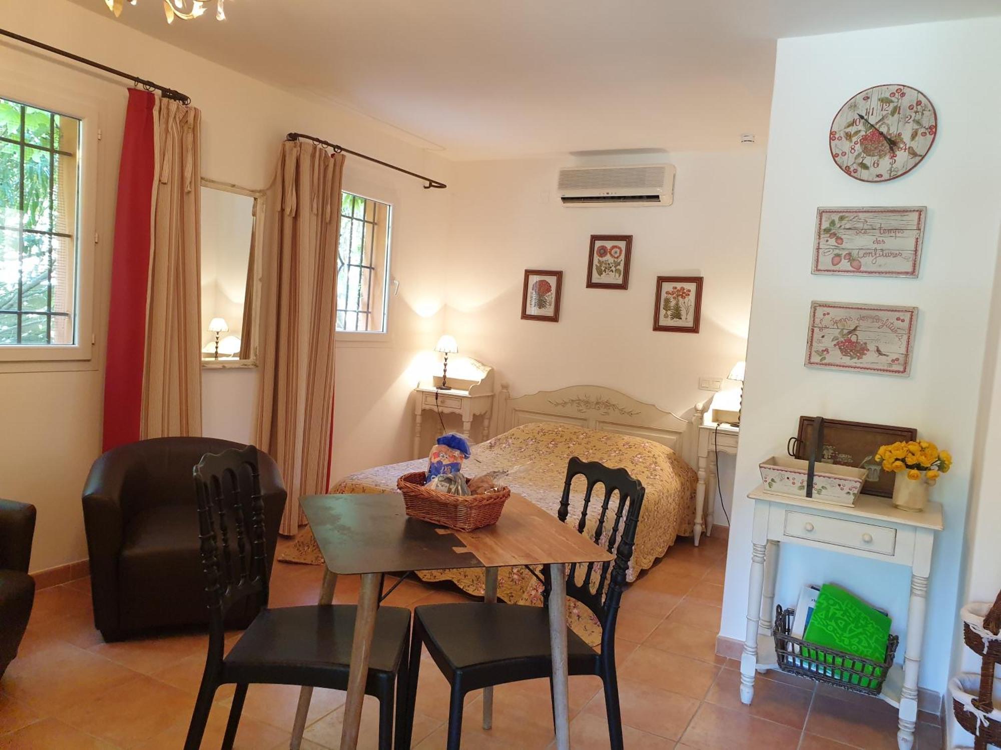 Residence A Merula Калви Екстериор снимка