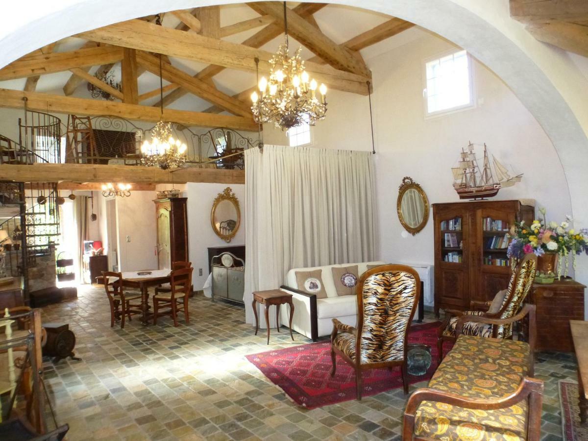 Residence A Merula Калви Екстериор снимка