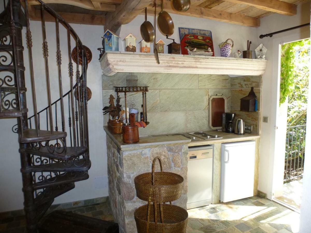 Residence A Merula Калви Екстериор снимка