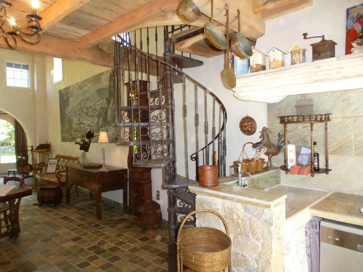 Residence A Merula Калви Екстериор снимка
