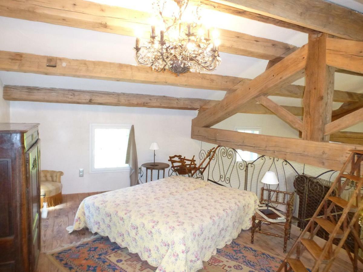 Residence A Merula Калви Екстериор снимка