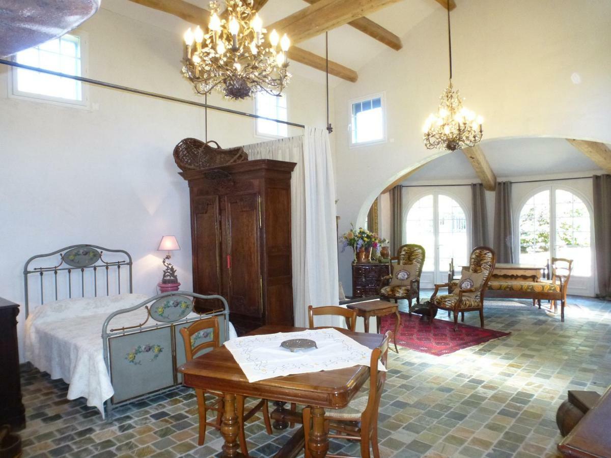 Residence A Merula Калви Екстериор снимка