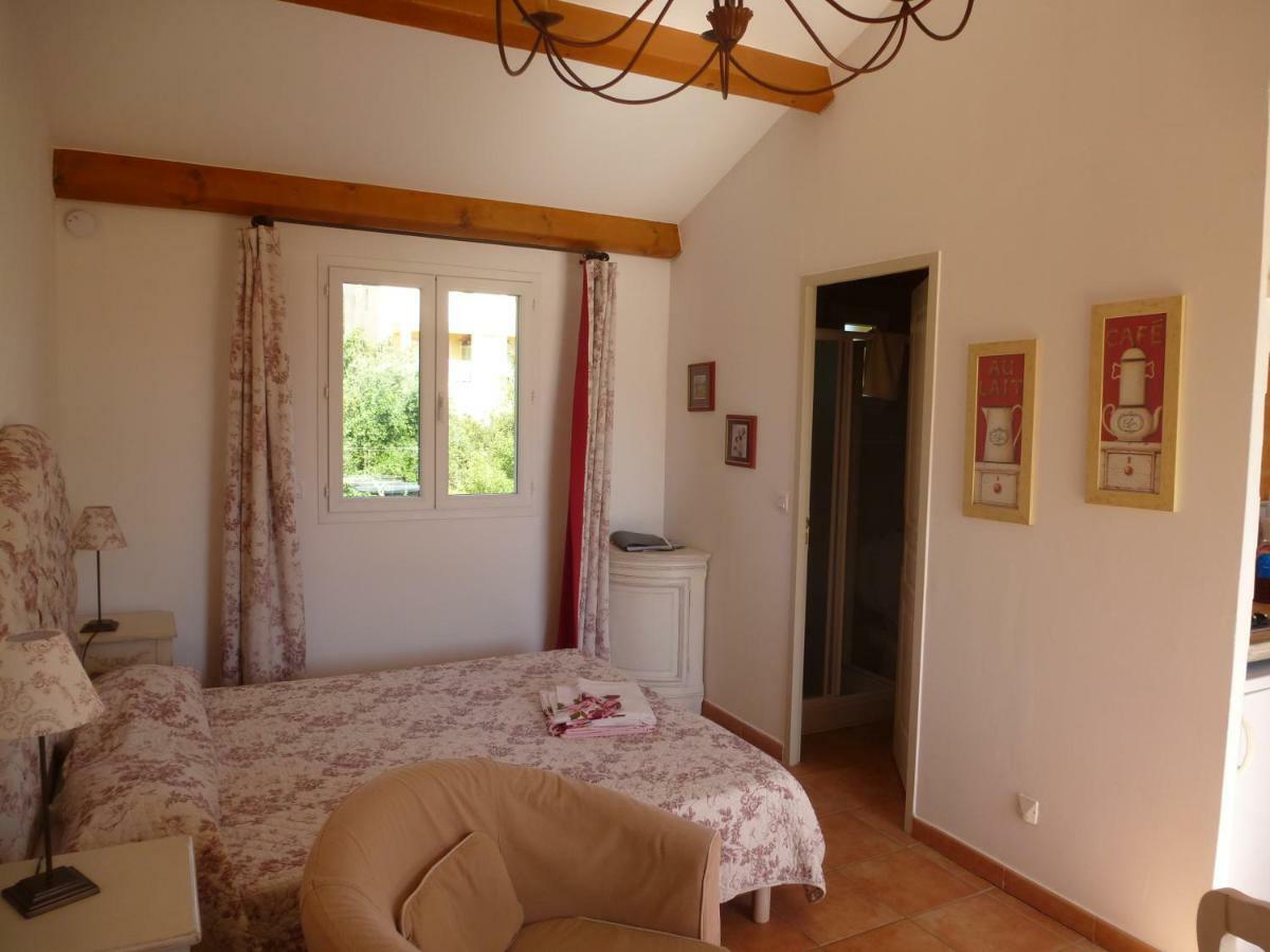 Residence A Merula Калви Екстериор снимка