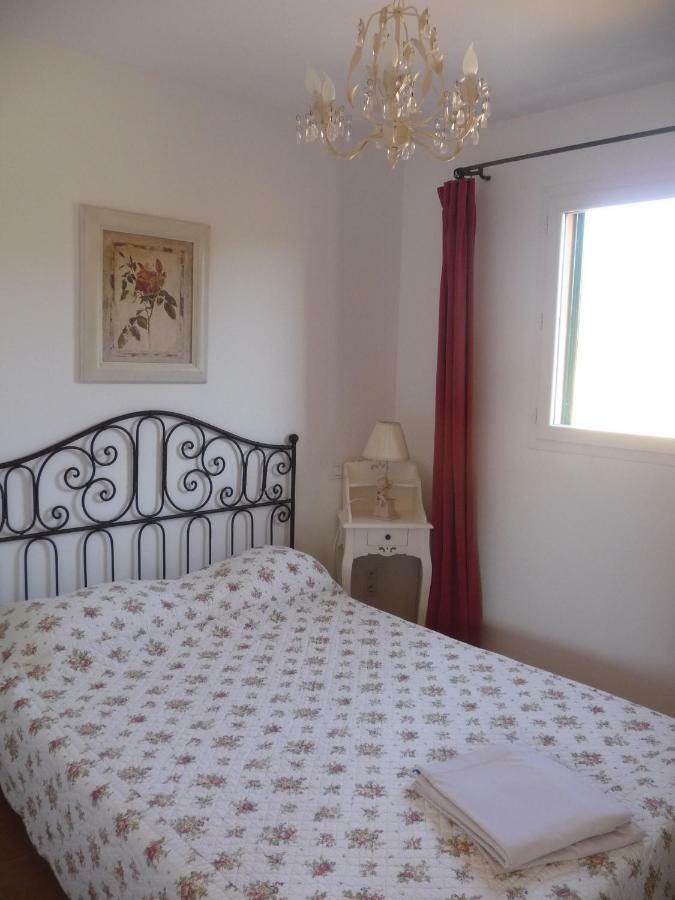 Residence A Merula Калви Екстериор снимка