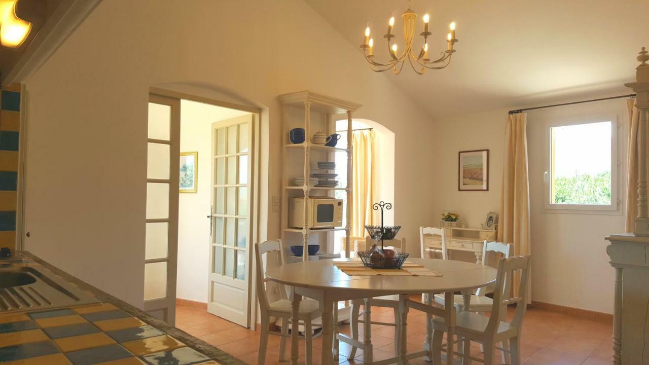 Residence A Merula Калви Екстериор снимка