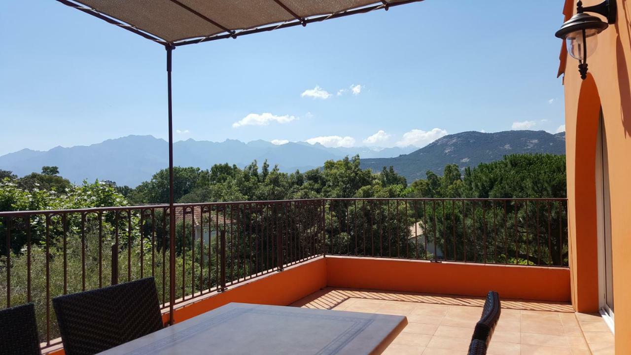 Residence A Merula Калви Екстериор снимка
