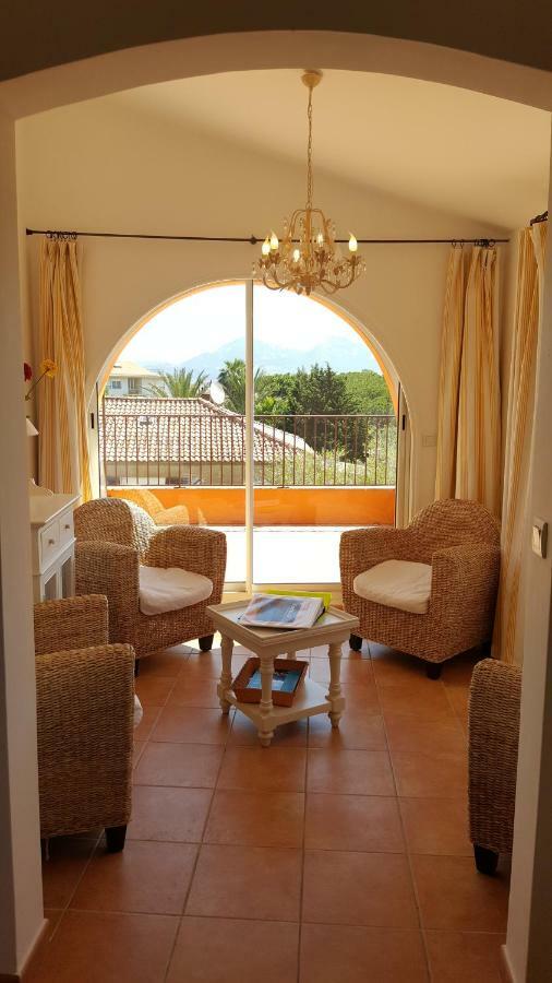 Residence A Merula Калви Екстериор снимка