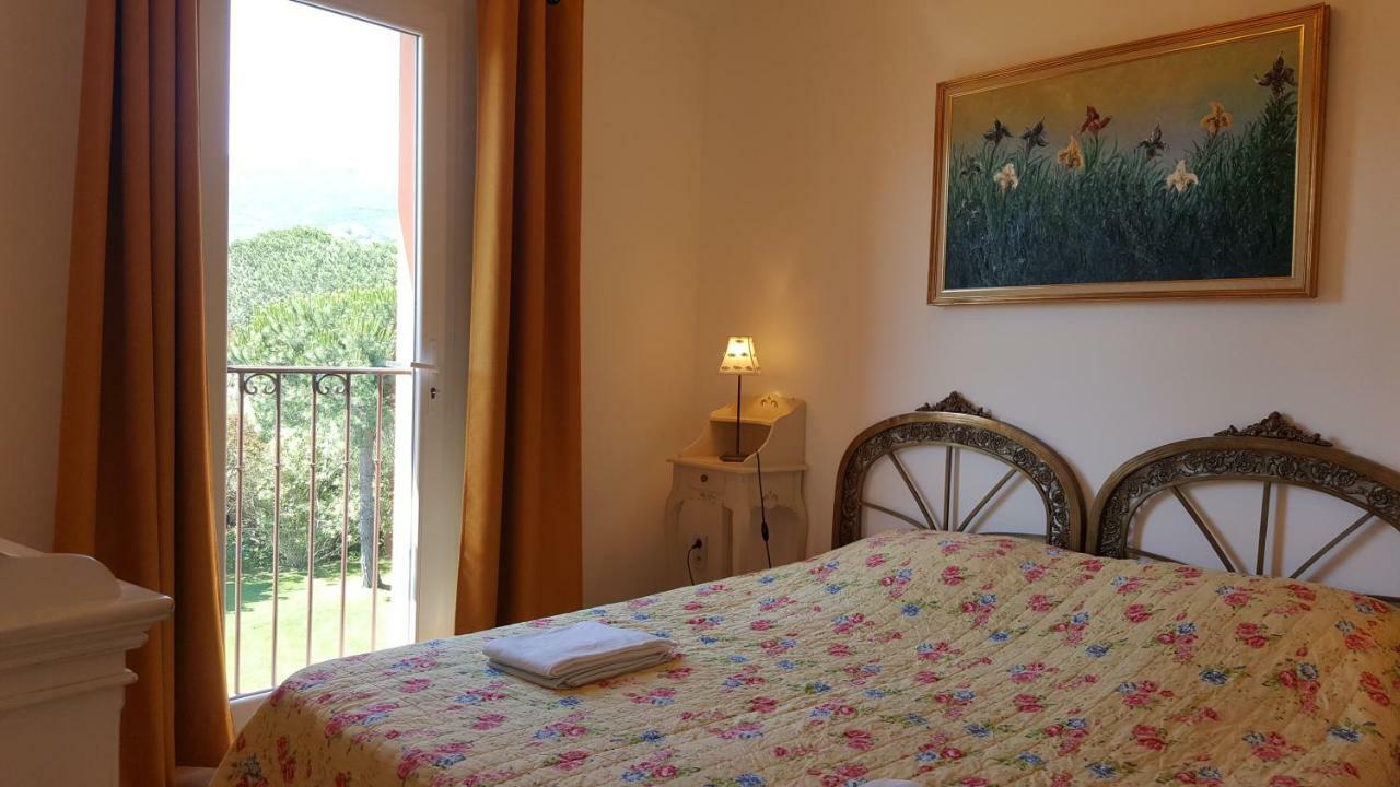 Residence A Merula Калви Екстериор снимка